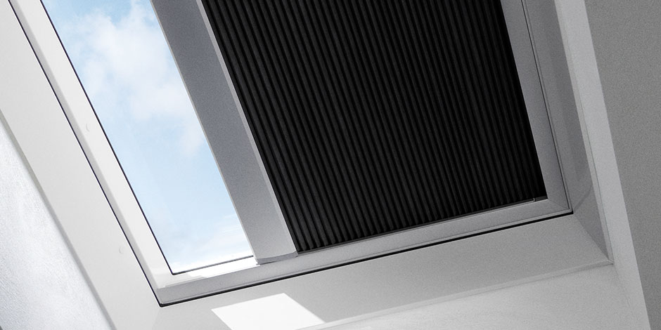 VELUX light dimming blind for flat roof